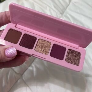 Luna Magic The Amor Eyeshadow Palette